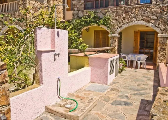 アパートホテル Ottiolu Vecchio Pozzo 3*